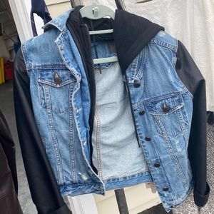 Jean jacket with hood and leather sleeves